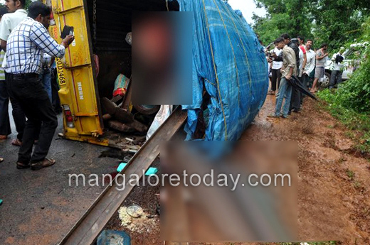tempo accident in karkala 3